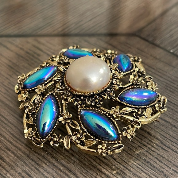 Vintage Antique Gold Victorian Style Pin with Faux Pearl & Oil Slick Gems - Picture 2 of 16